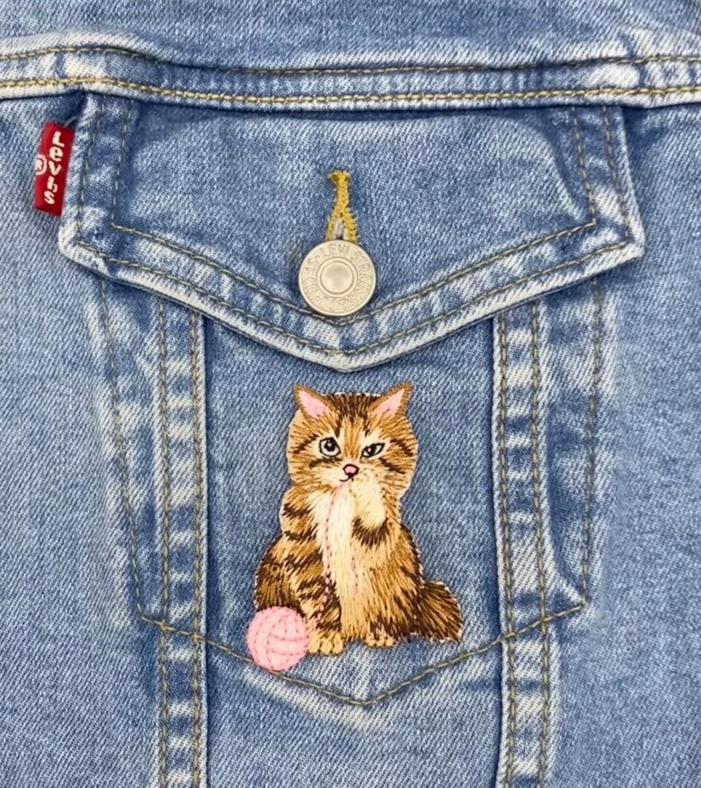 Tabby Cat, Kitten, Playing with Yarn, Pets, Embroidered, Iron on Patch