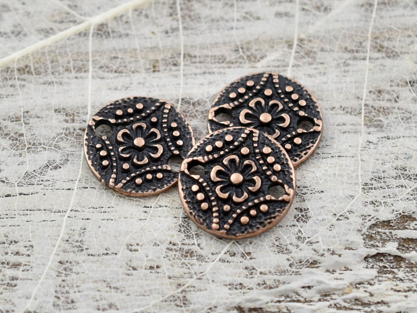 *50* 11mm Antique Copper Round Floral Connectors