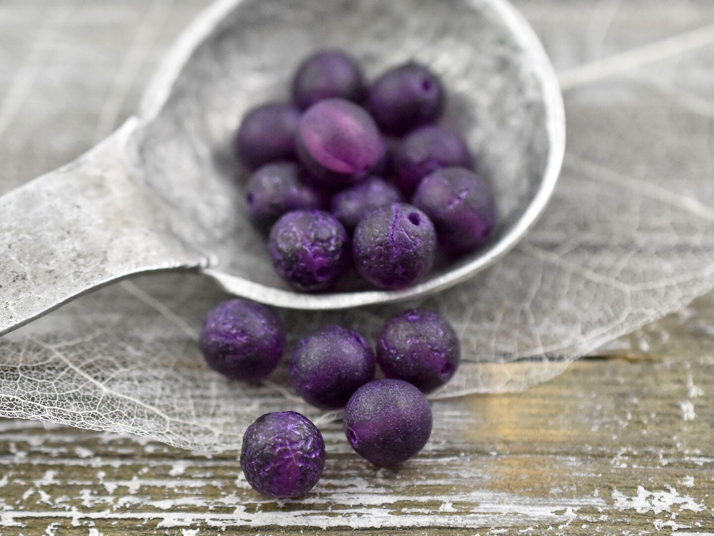 *20* 8mm Purple Etched Grape Round Druk Beads