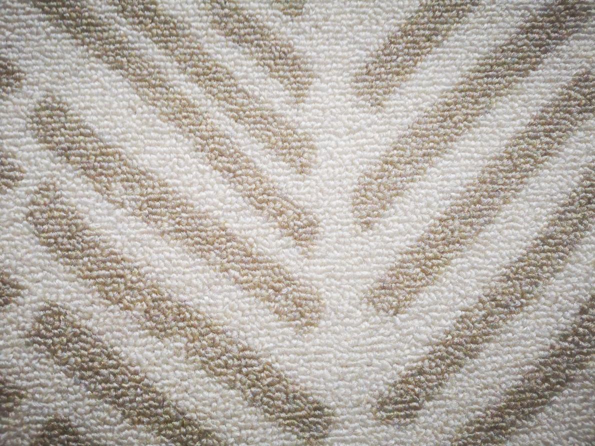 Deerlux Modern Living Room Area Rug with Nonslip Backing, Abstract Beige Chevron Strokes Pattern