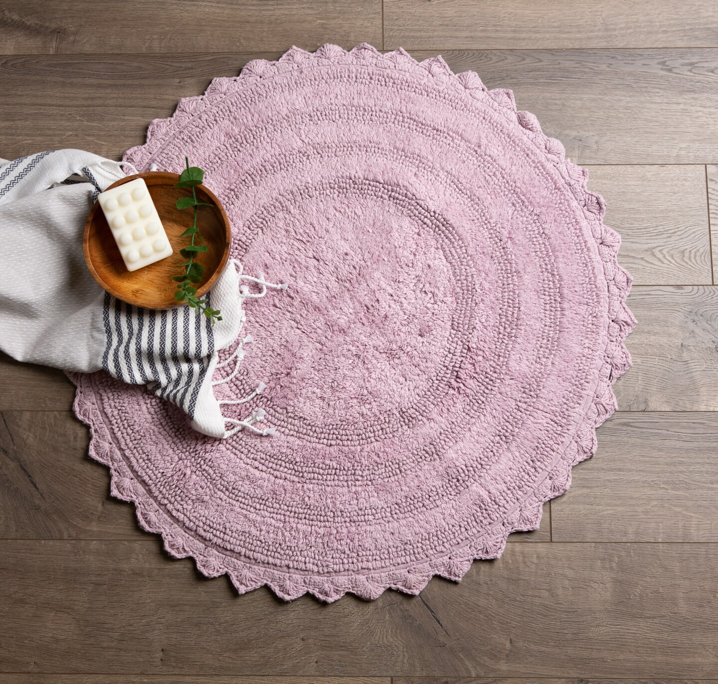 DII Mauve Round Crochet Bath Mat