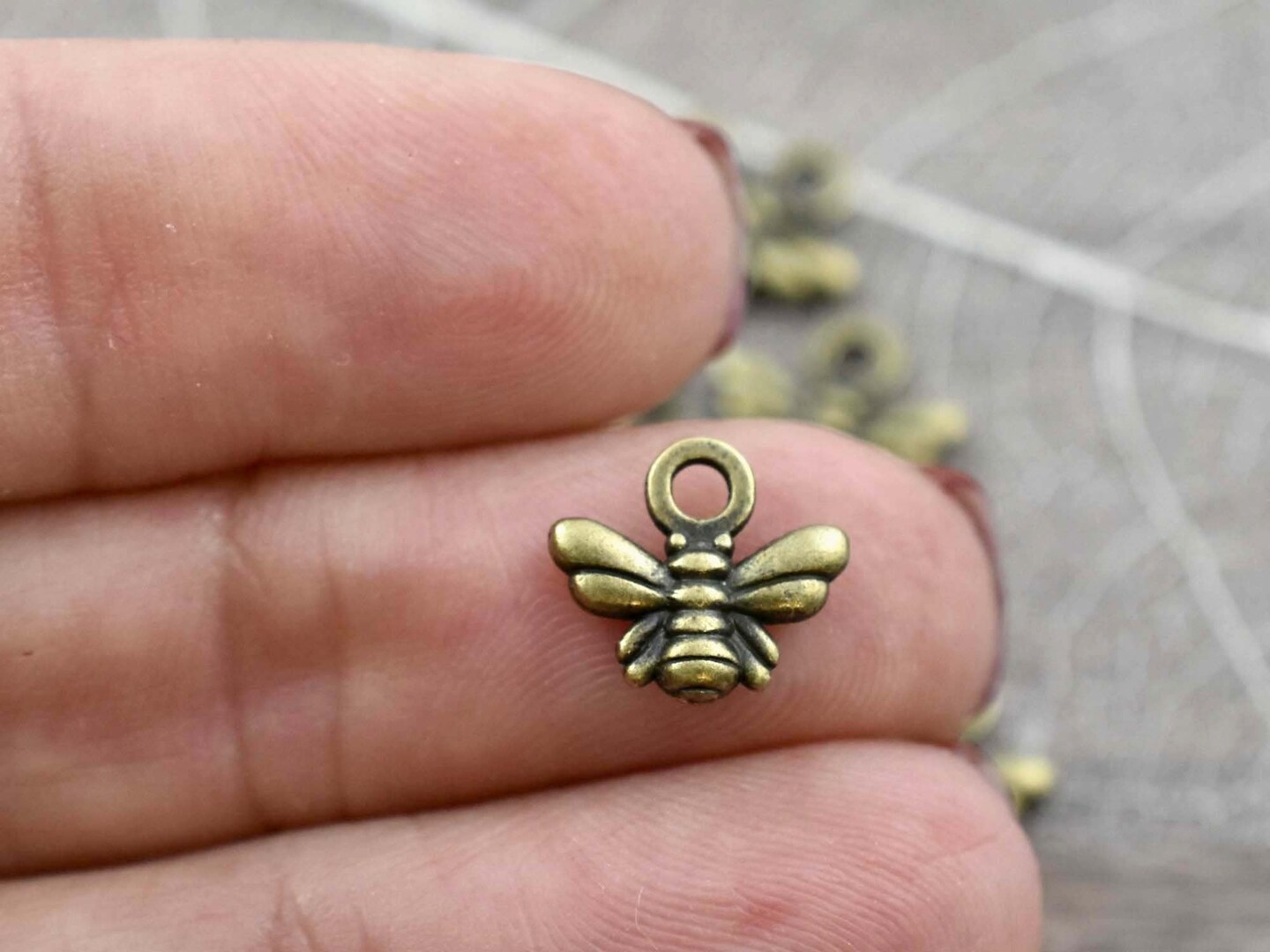 *50* 10x11mm Antique Bronze Bee Charms