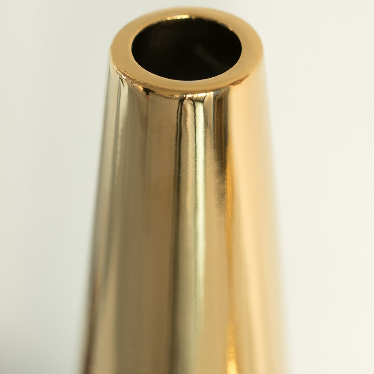 Uniquewise 8-Inch Slim Cone Ceramic Vase – Modern Decorative Centerpiece, Minimalist Flower Holder - Elegant Accent for Living Room, Office, Bedroom, Entryway, or Bathroom Decor