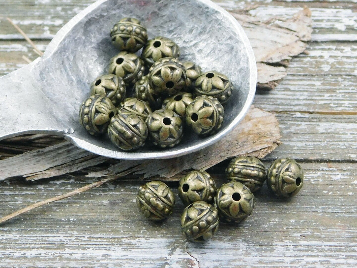 *50* 8mm Antique Bronze Round Filigree Beads