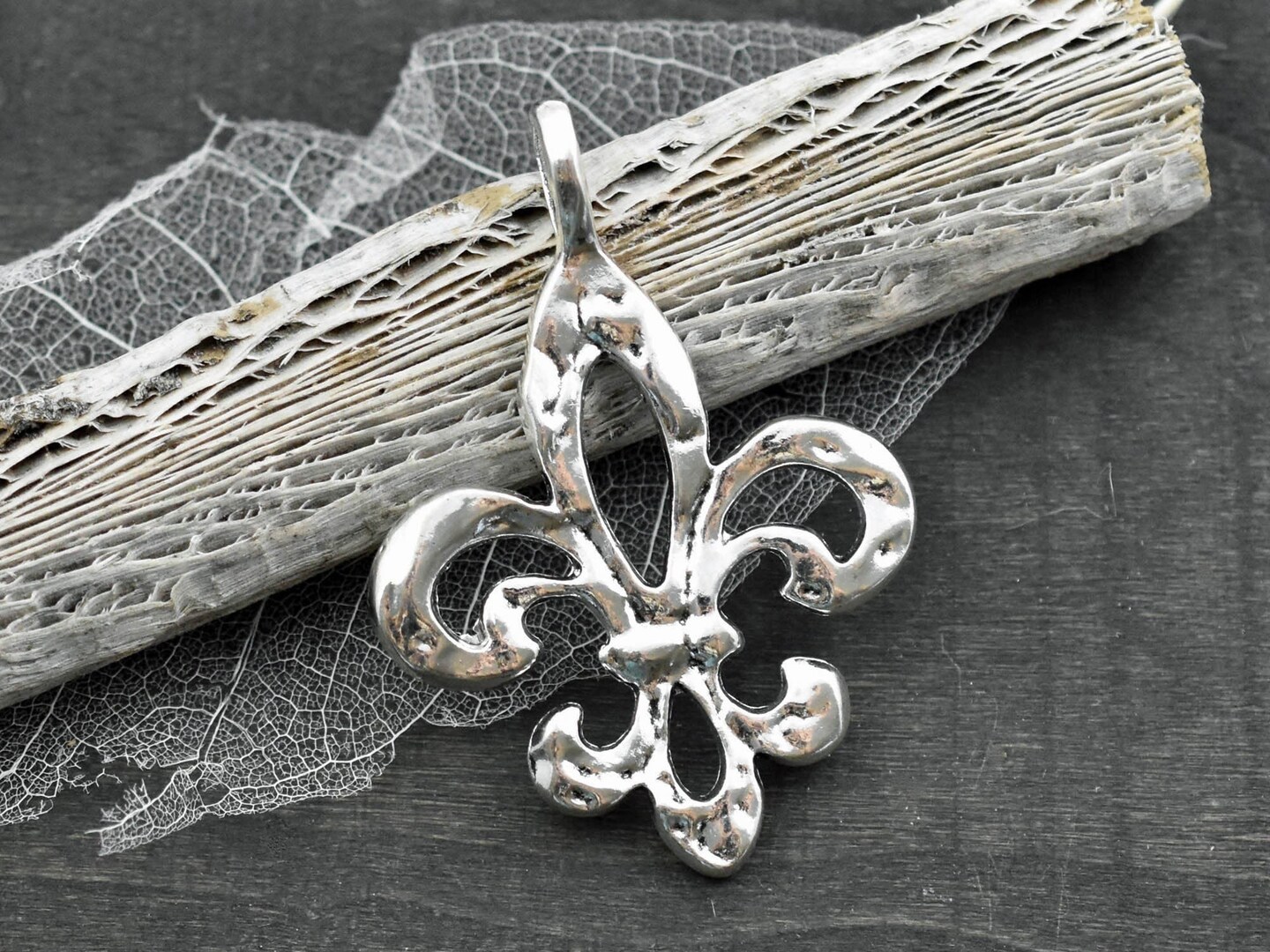 64x45mm Antique Silver Hammered Fleur De Lis Pendant