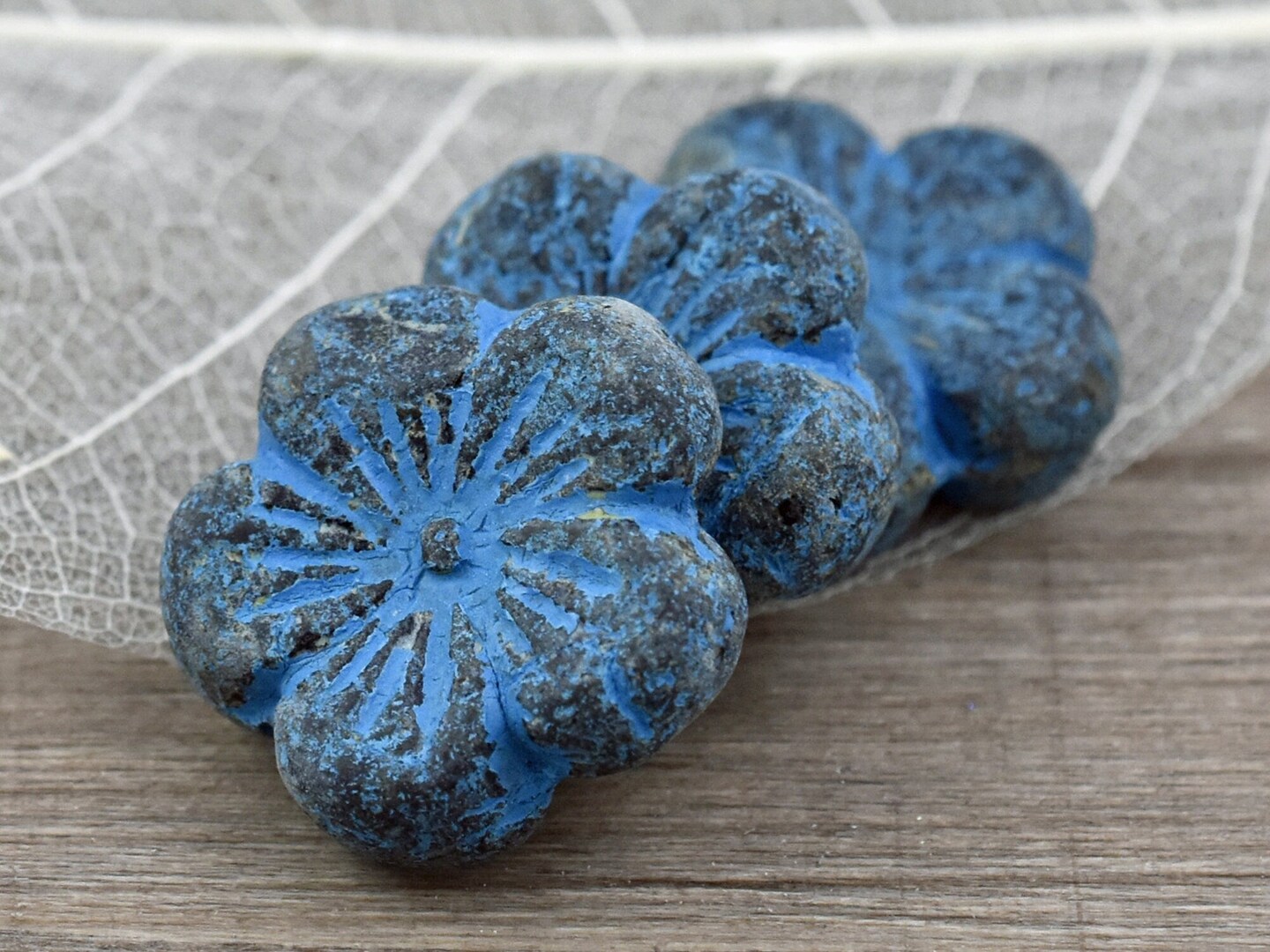21mm Turquoise Washed Etched Jet Picasso Hibiscus Flower Beads - 2 Beads