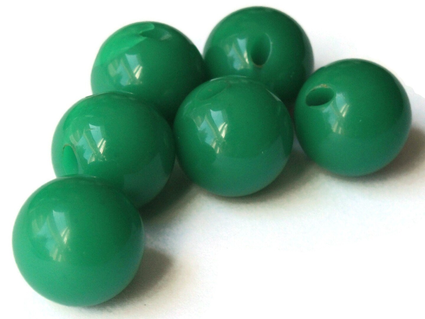 6 16mm 5/8 Inch Green Vintage Lucite Ball Buttons