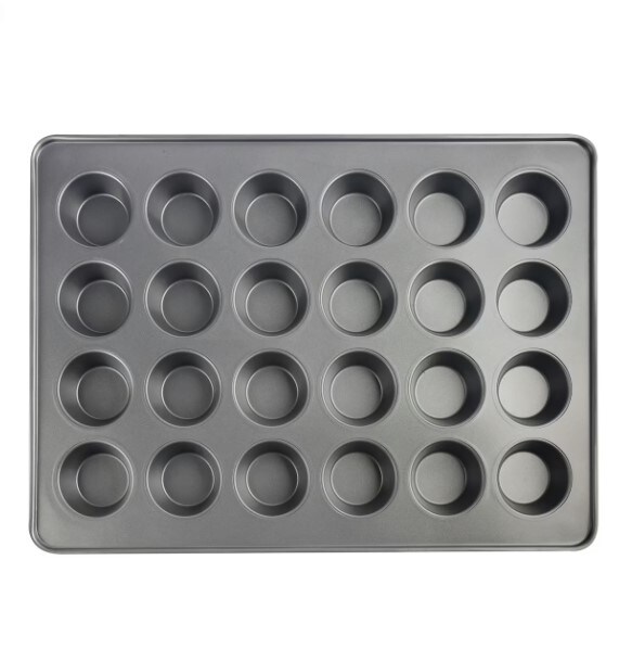 Cupcake & Muffin Pans in Bakeware 