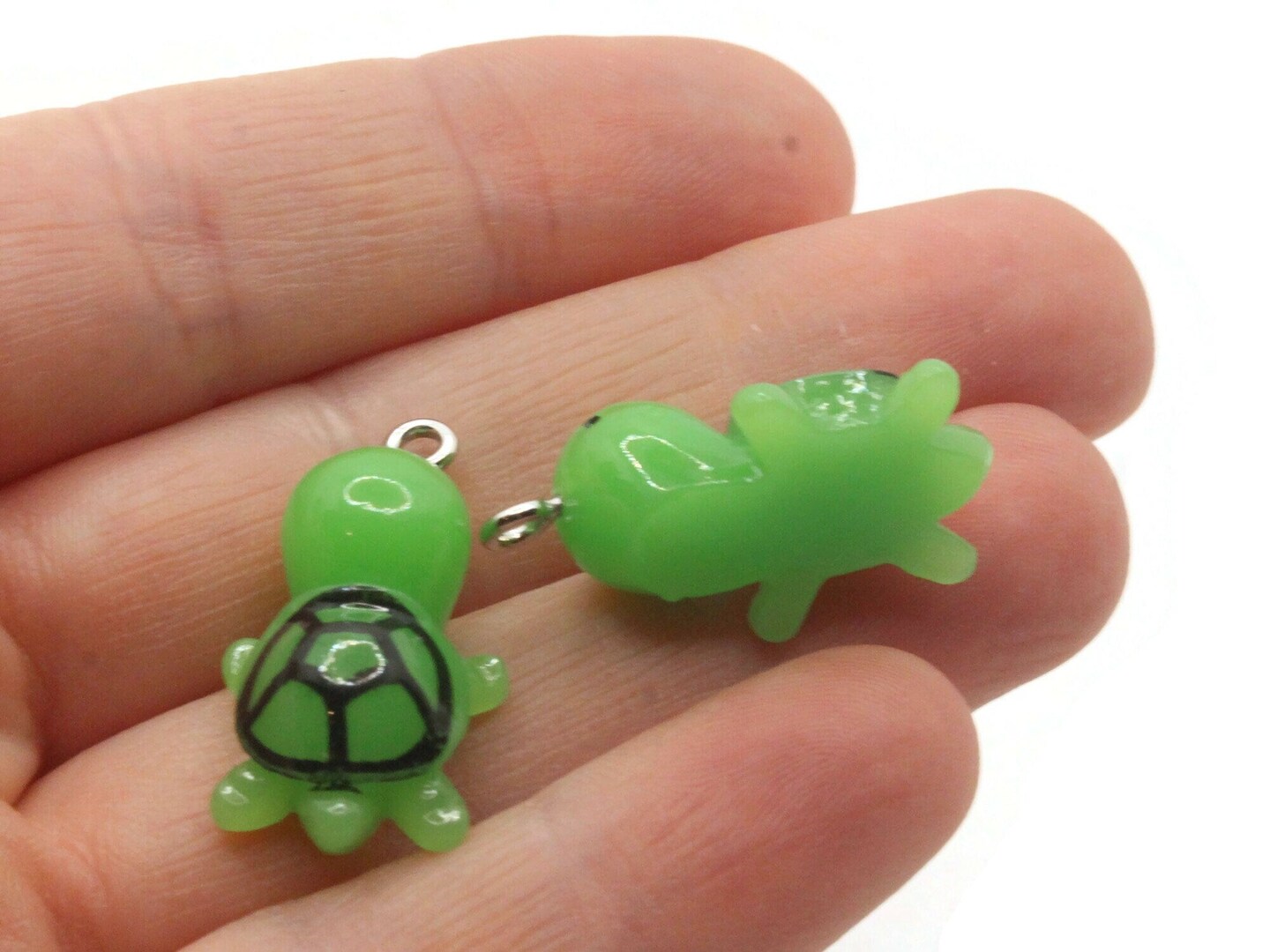 2 19mm Green Turtle Resin Charms Miniature Tortoise Animal Pendants