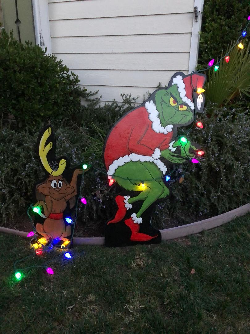 GRINCH and MAX STEALING LIGHTS - HOW THE GRINCH STOLE CHRISTMAS Dr. Suess  LAWN ART ~ YARD DECOR | MakerPlace by Michaels, image size:810x1080
