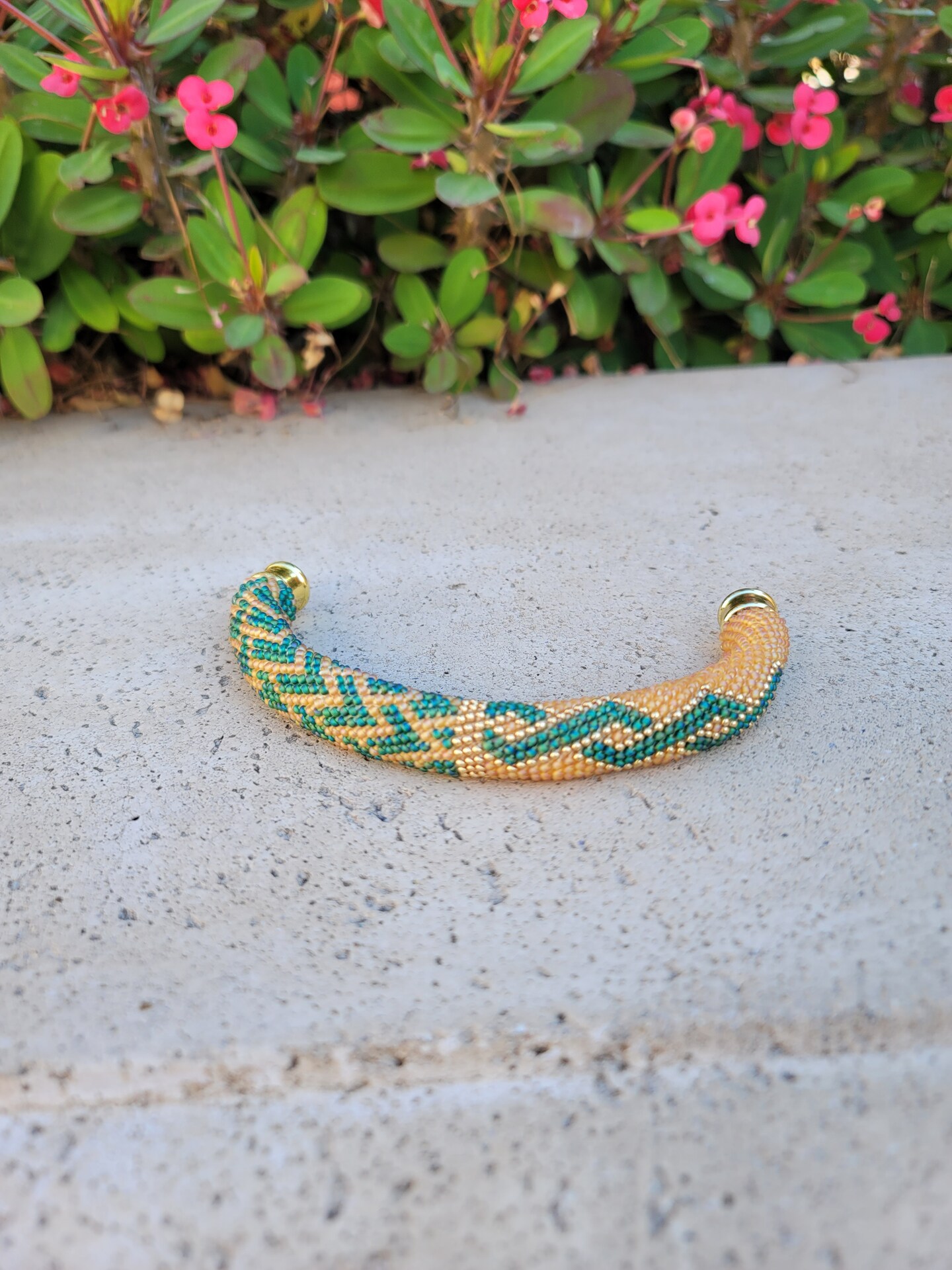 c*e様 neighborhood braiding bracelet 2個セッ Zyra Bracelet - Red Multi | Three Bird Nest