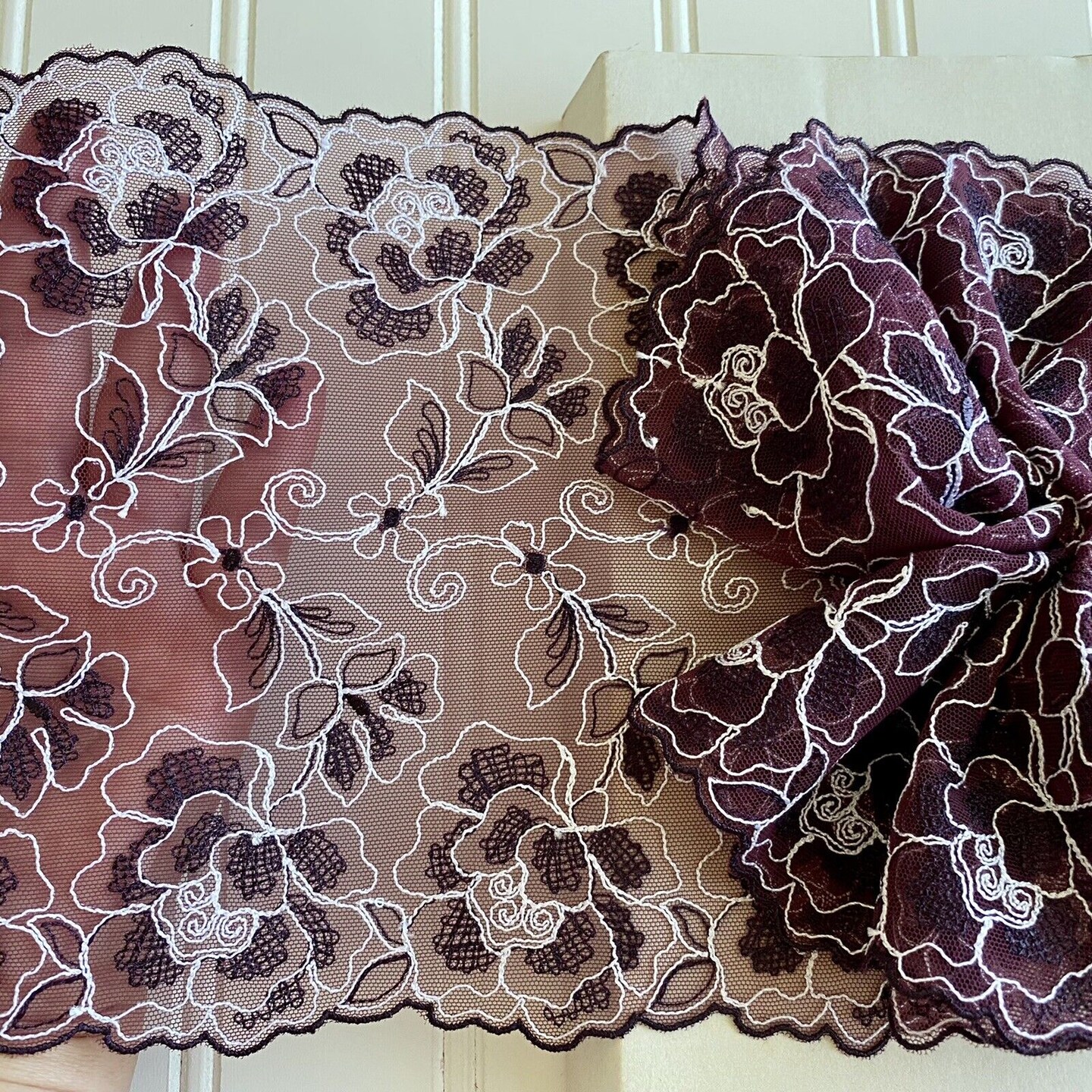Kitcheniva Burgundy White Embroidered Double Edged Lace Trim Sewing