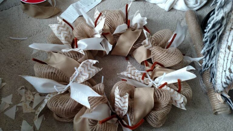 How to Make a Nautical Anchor Wreath and Swag image 3