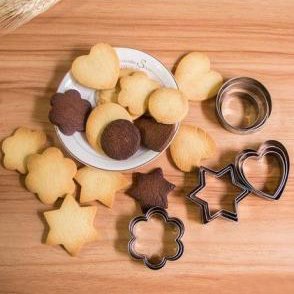 24 Pcs Mini Metal Cookie Cutters Set -  Clay Cutters/Mini Fruit Vegetable Cutters/Star Heart Round Flower Square Mini Cutters - Cookie Cutters for Kids Lunch/Mini Geometric Shapes Cookie Cutters