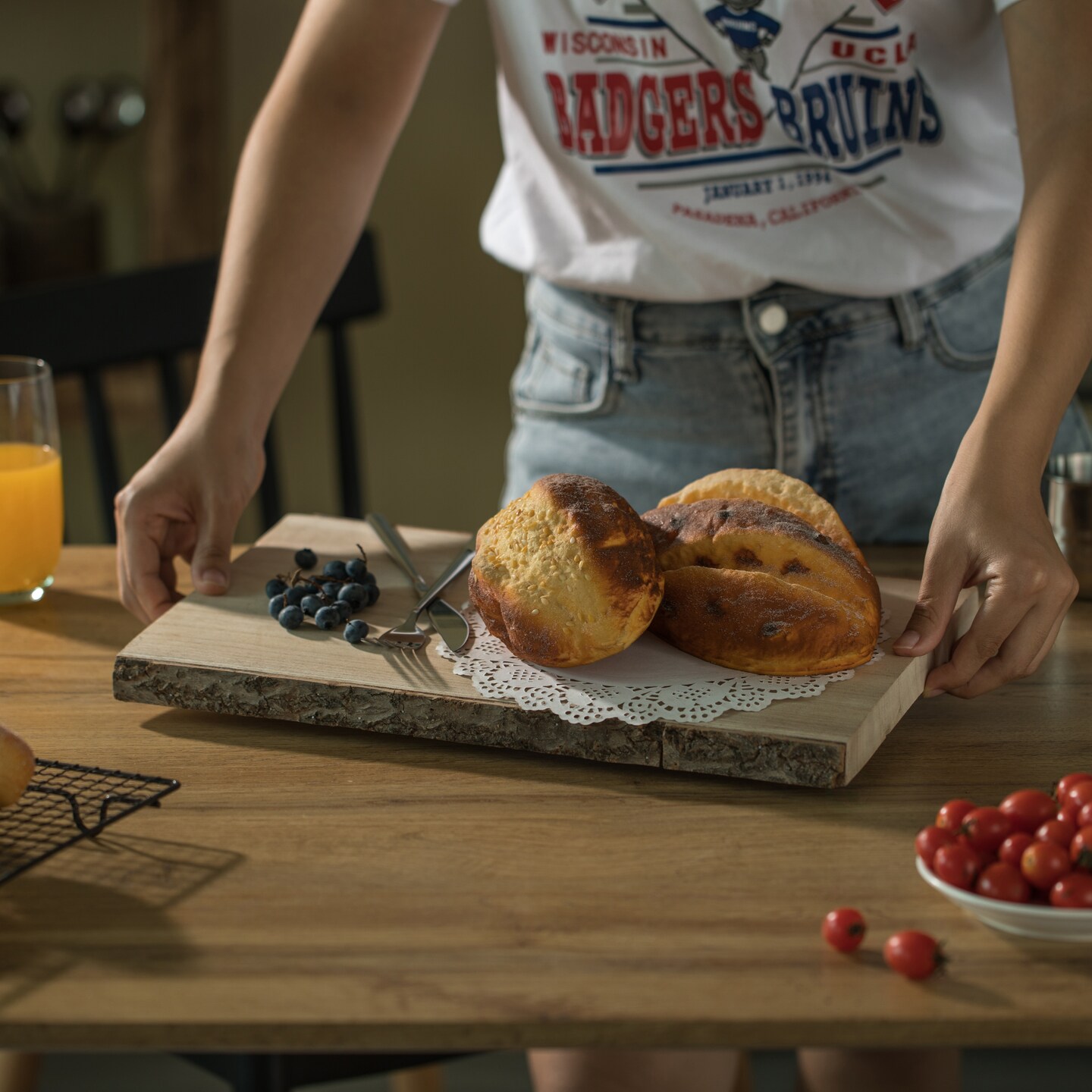 Rustic Natural Tree Log Wooden Rectangular Shape Serving Tray Cutting Board