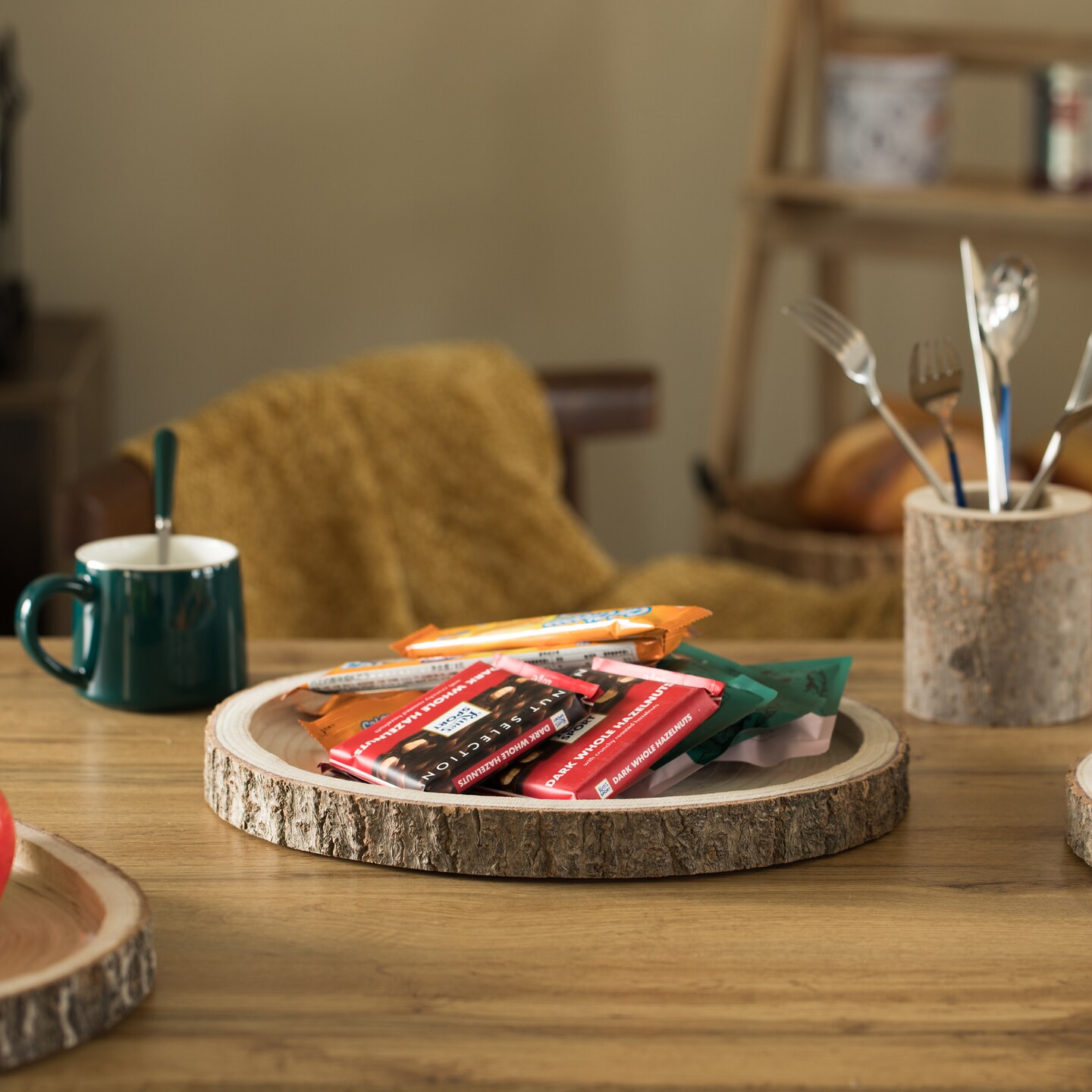 Natural Wooden Bark Round Slice Tray, Rustic Table Charger Centerpiece