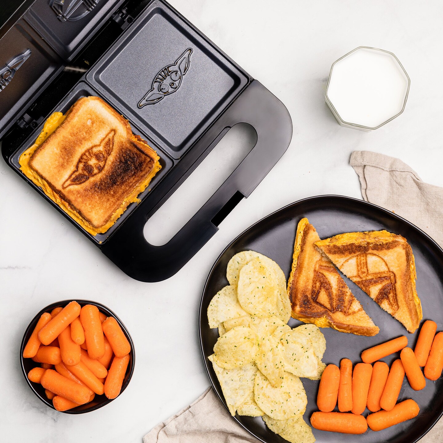 Uncanny Brands Star Wars The Mandalorian Grilled Cheese Maker