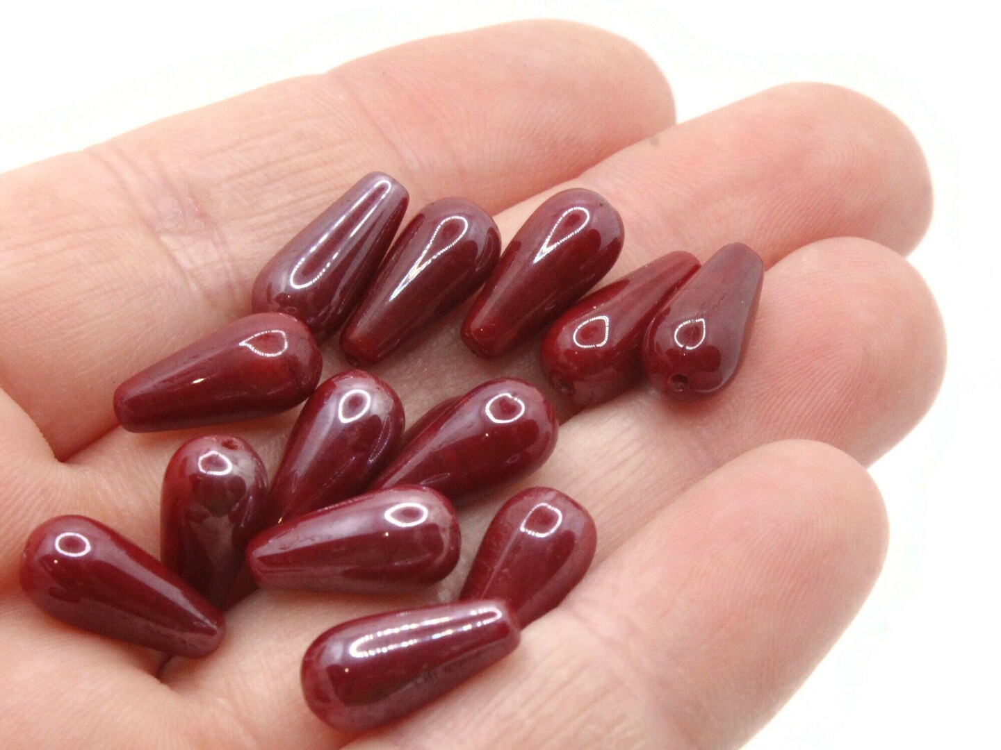 20 13mm Burgundy Red Glass Teardrop Beads