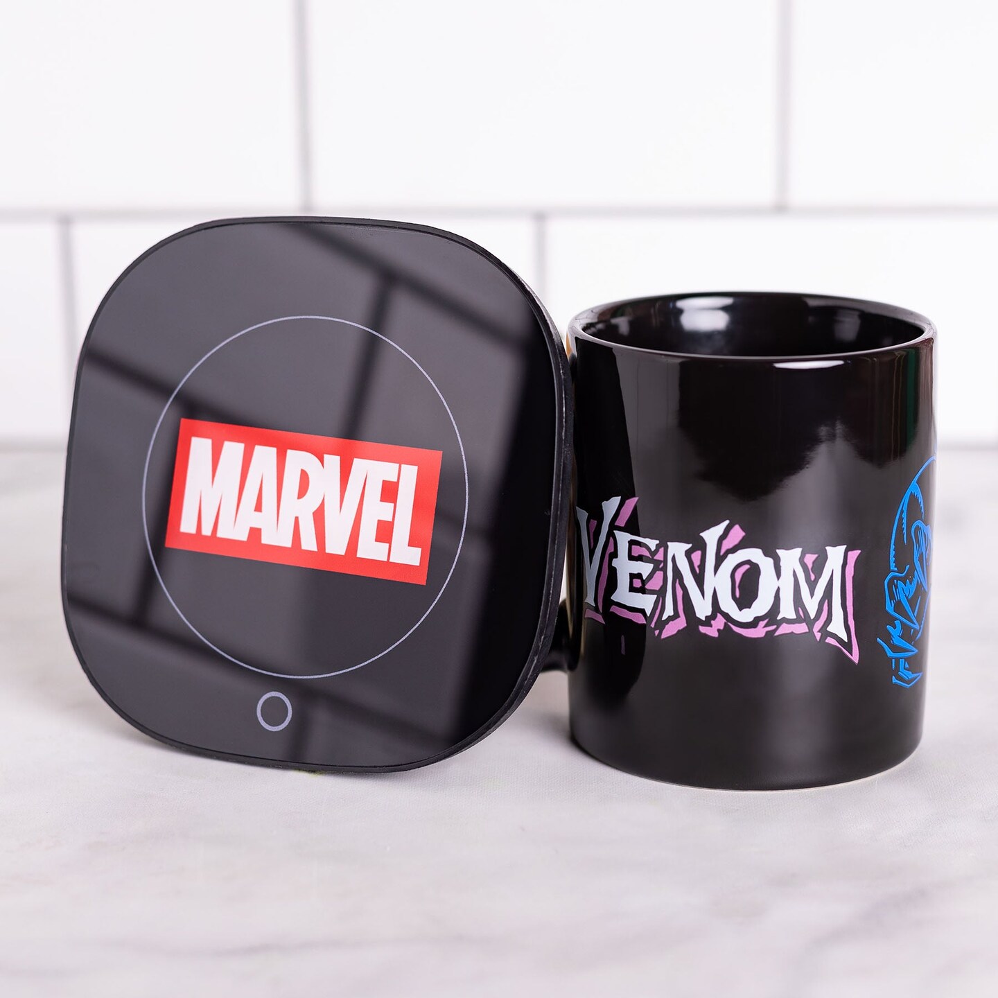 Uncanny Brands Marvel Venom Mug Warmer with Mug