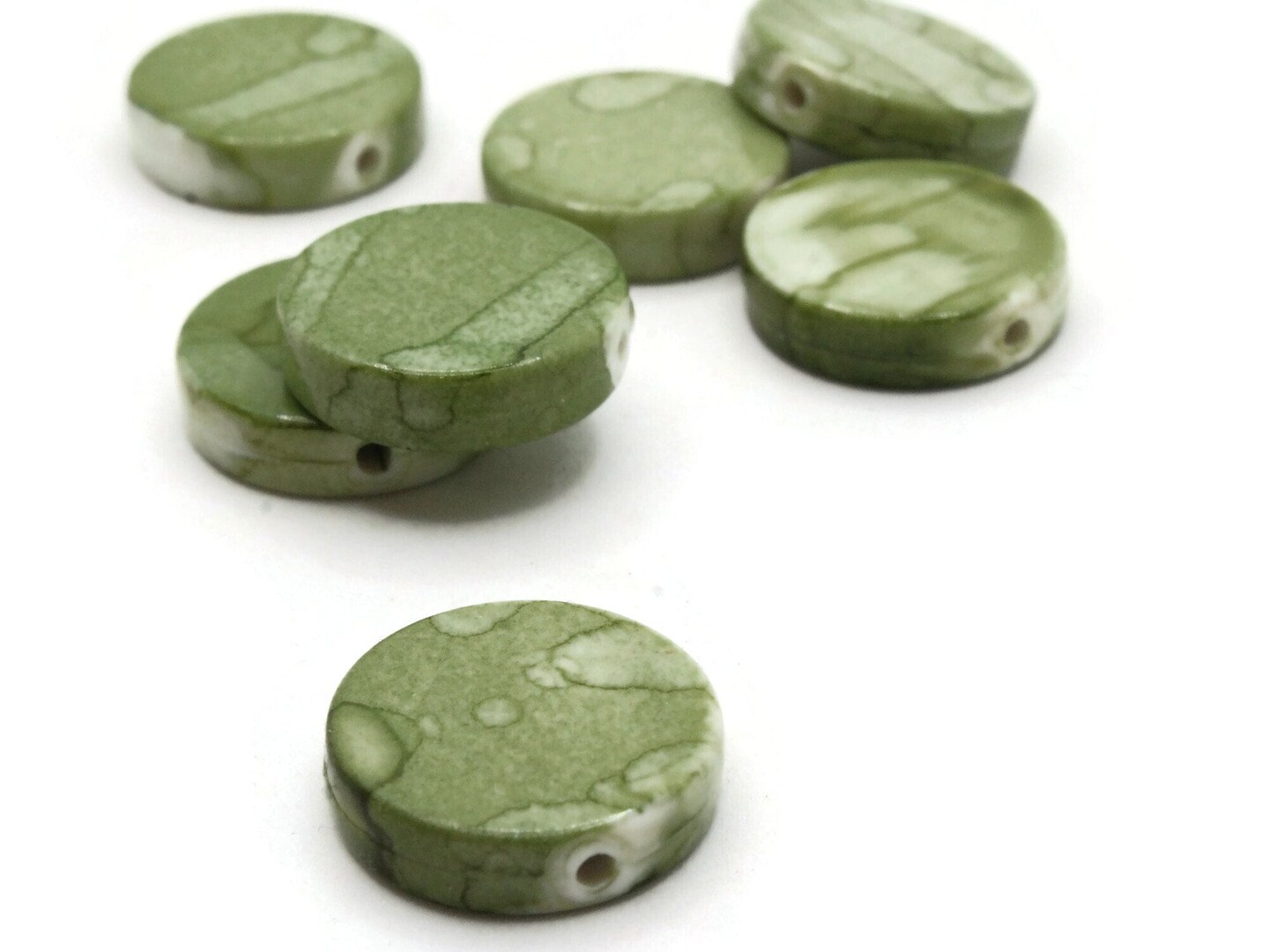 10 19mm Spray Painted Green Acrylic Coin Beads