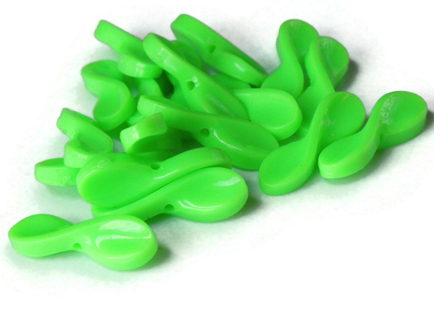 18 19mm Vintage Plastic Green Propeller Beads Loose Beads to String