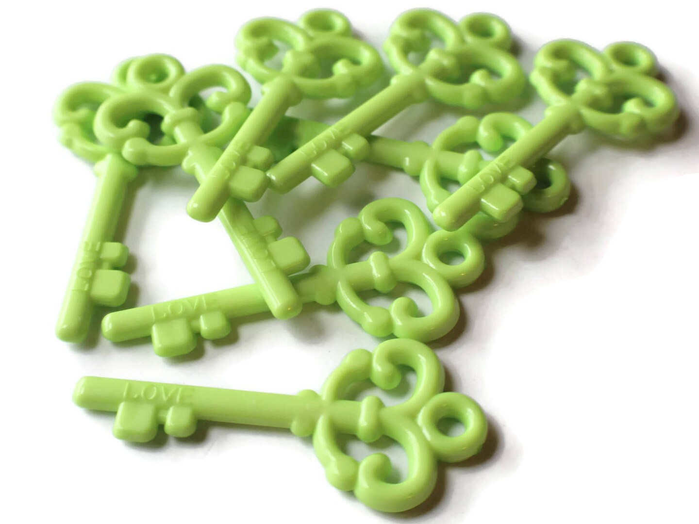 8 62mm Lime Green Skeleton Key Charms - Plastic Key Pendants bT1
