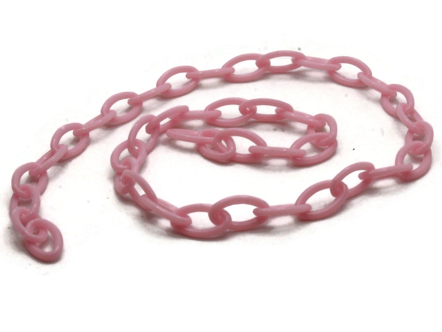 15.75 Inch Pink Plastic Oval Chain - 40cm chain - 13x8mm links