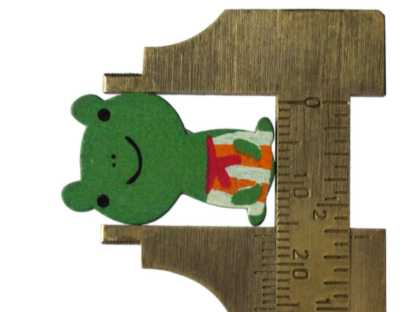 5 26mm Green Frog Wooden Shank Buttons