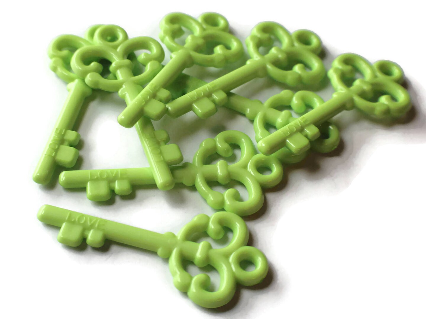 8 62mm Lime Green Skeleton Key Charms - Plastic Key Pendants bT1