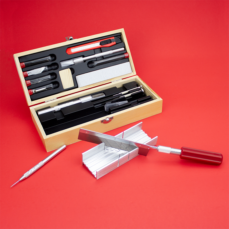 Deluxe Knife and Tool Set