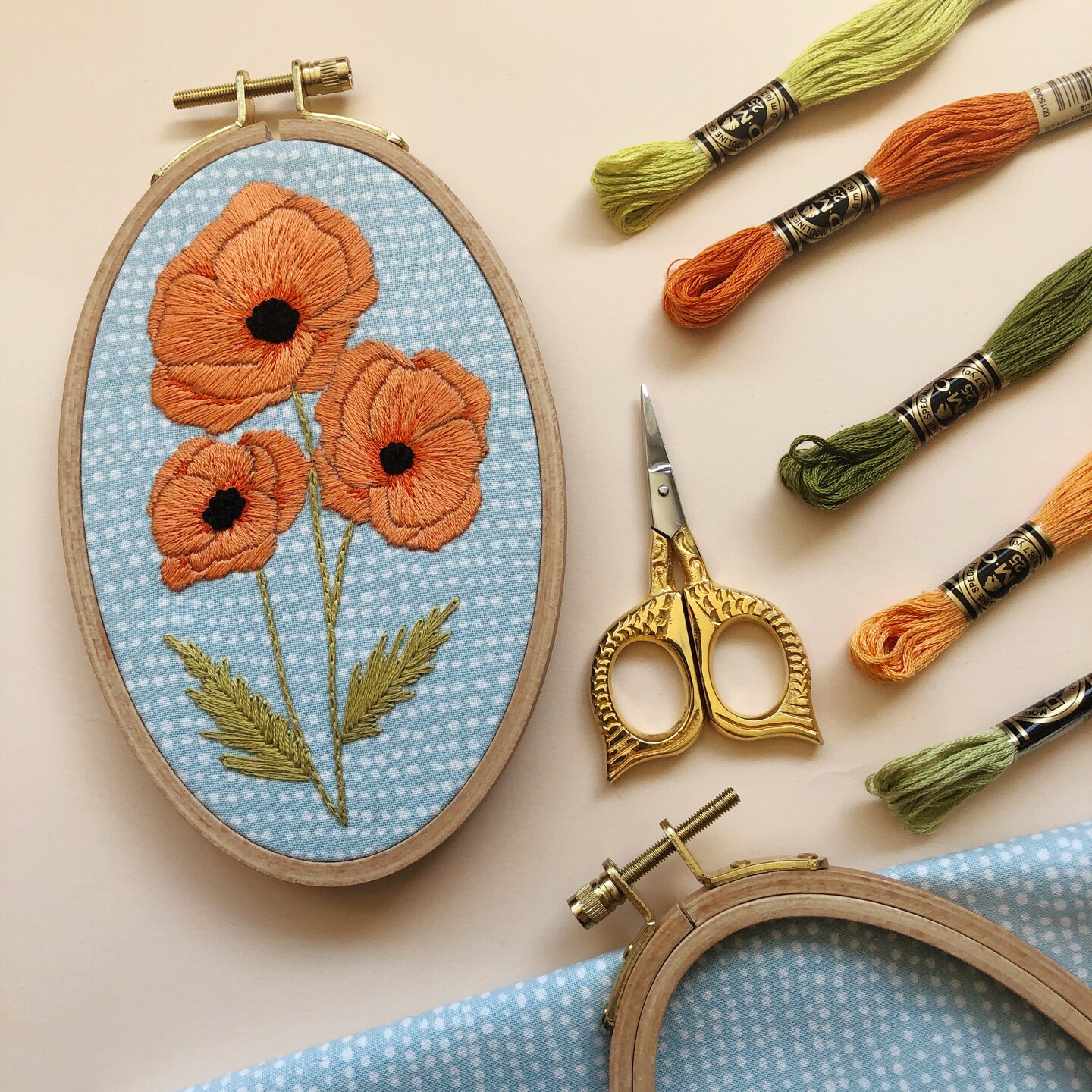 MCreativeJ Poppies - Intermediate Hand Embroidery DIY Craft Kit