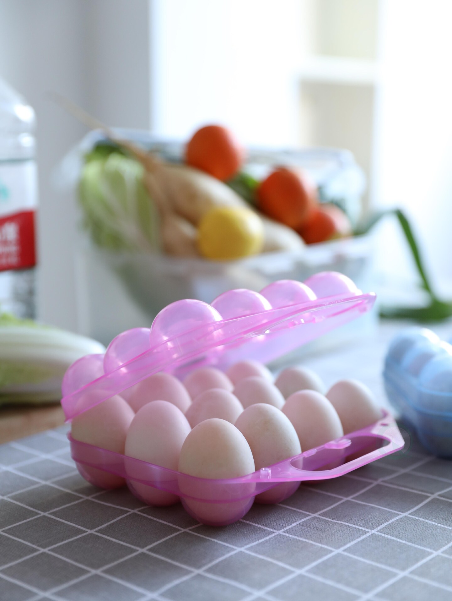 Basicwise Clear Plastic Egg Carton, 12 Egg Holder Carrying Case