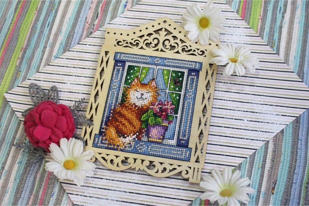 Grey Cat O-004 Counted Cross Stitch Kit on Plywood