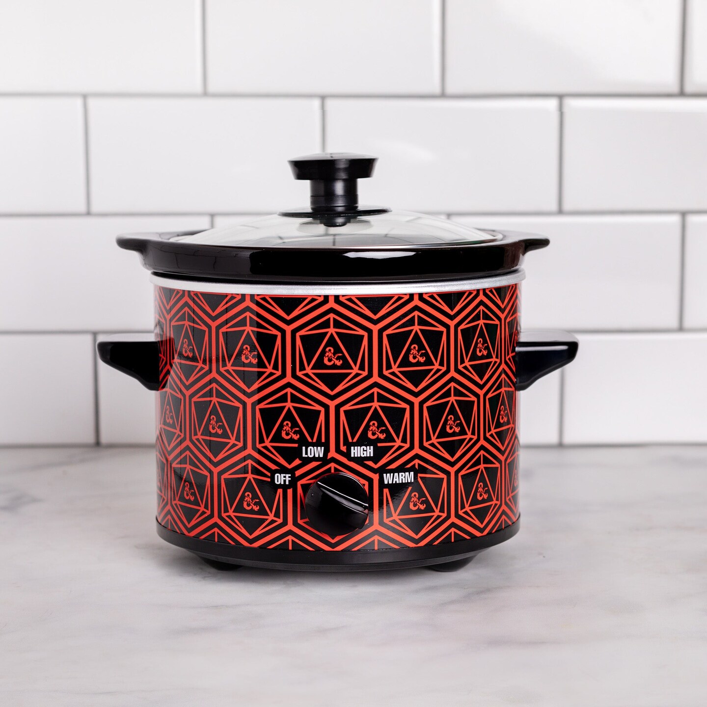 Uncanny Brands Dungeons and Dragons 2 QT Slow Cooker