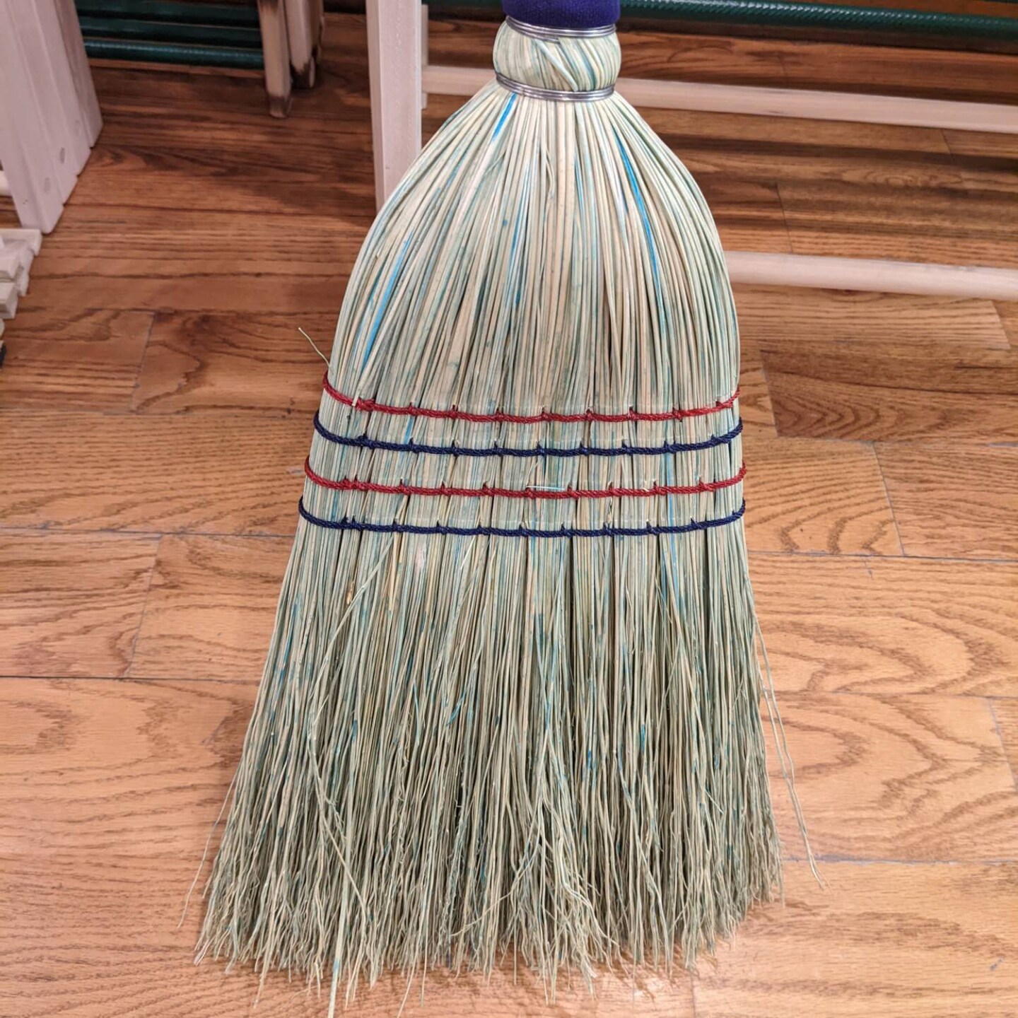 Lehman's Home and Garden Corn House Broom - Thumbnail 5