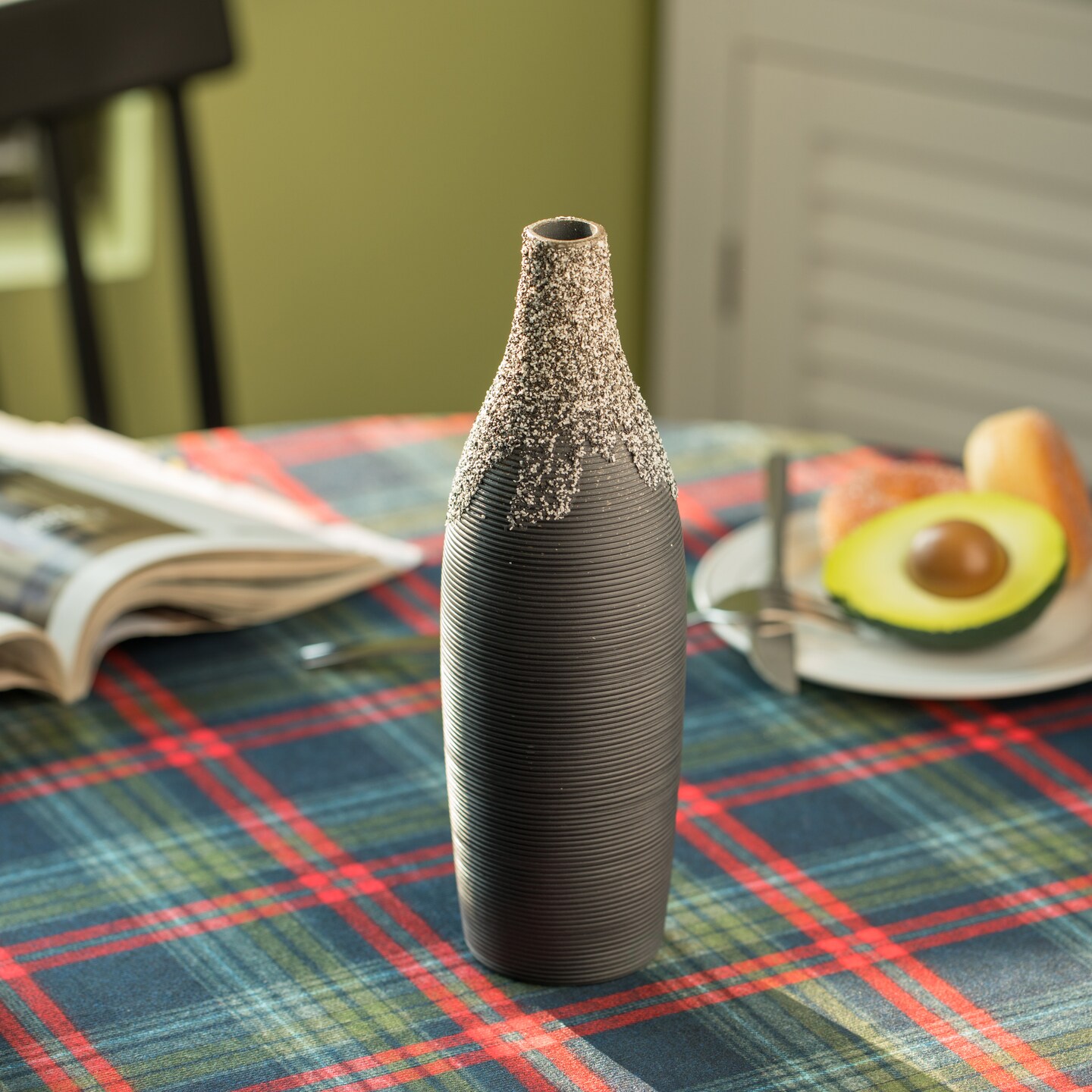 Modern Decorative Ceramic Table Vase Ripped Design Bottle Shape Flower Holder