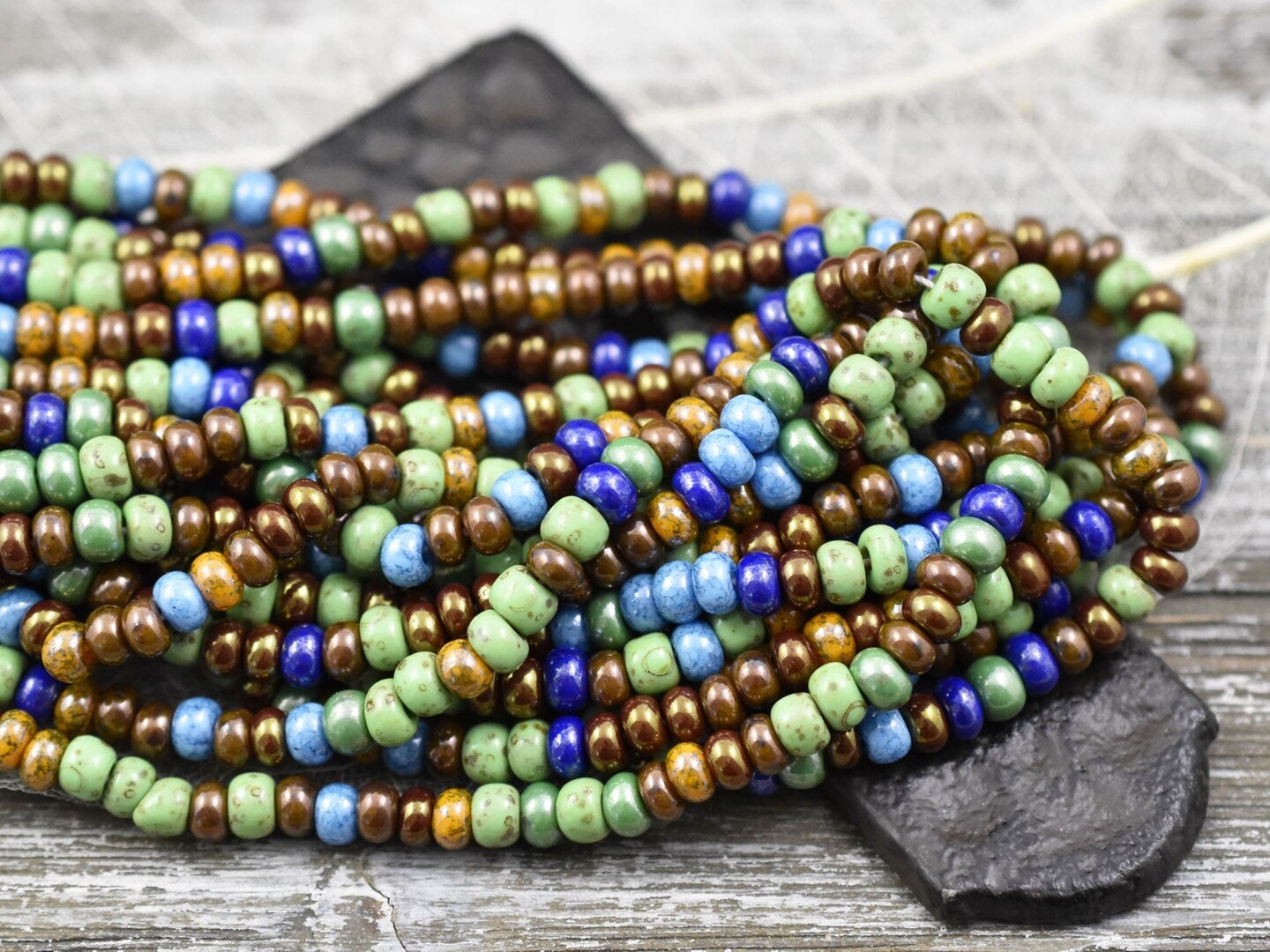 5/0 Aged Meiji Picasso Mix Seed Bead Mix (20&#x22; Strand)