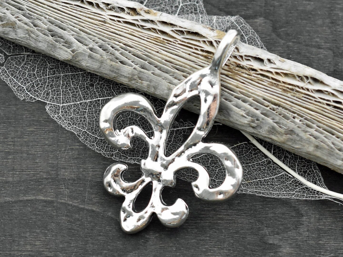 64x45mm Antique Silver Hammered Fleur De Lis Pendant