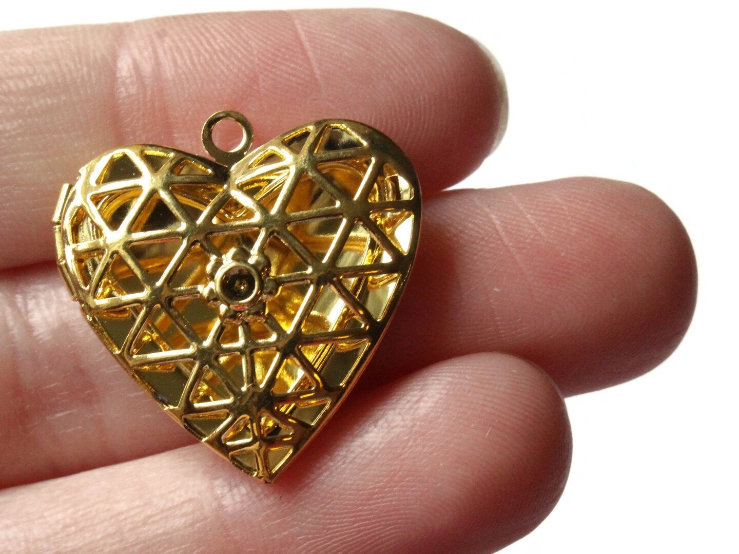 26mm Filigree Heart Locket Gold Tone Brass Diffuser Pendant