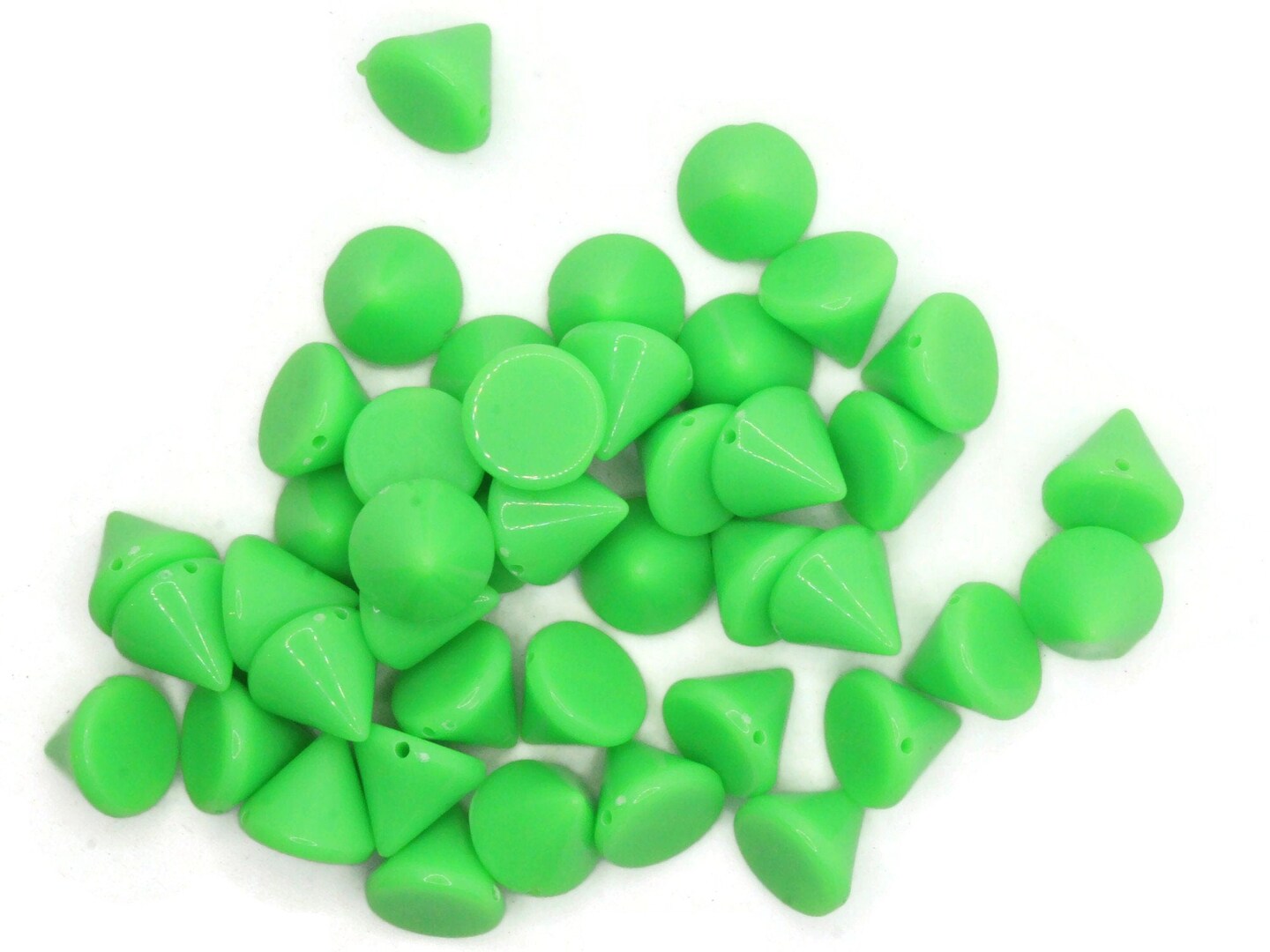40 12mm Green Spike Plastic Cone Beads