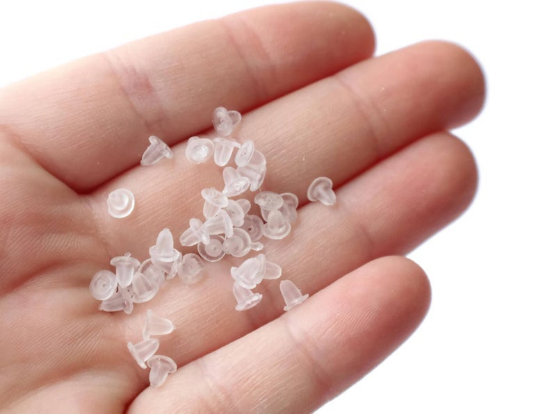 Amazon.com: 620pcs Silicone Earring Backs, Clear Earring Safety Backs  Earring Stoppers for Jewelry Making, Rubber Earring Backs Replacement with  Plastic Box for Heavy Earrings Studs Women Girls (6 Styles)