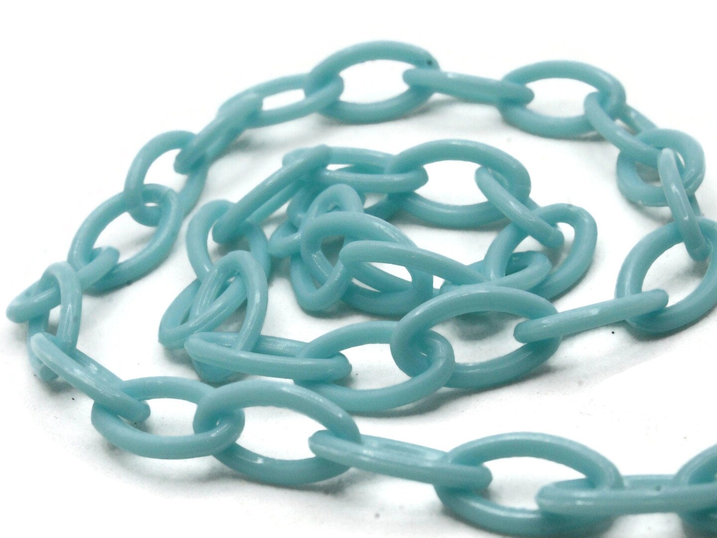 15.75 Inch Pale Blue Plastic Oval Chain - 40cm chain - 13x8mm Links