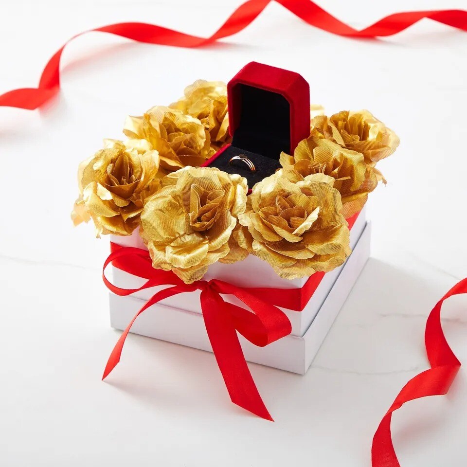 50 Pack Stemless Artificial Silk Roses