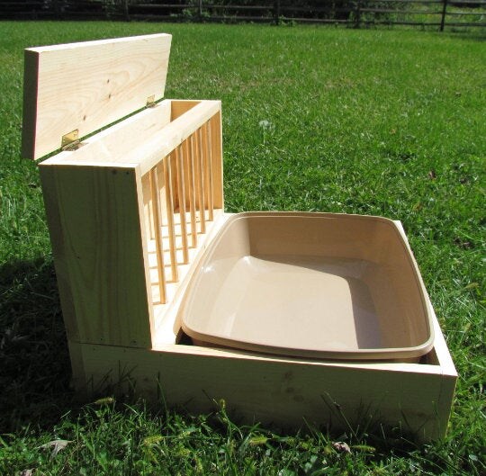Medium Hop Box: Rabbit Bunny Hay Feeder and Litter Pan Combo