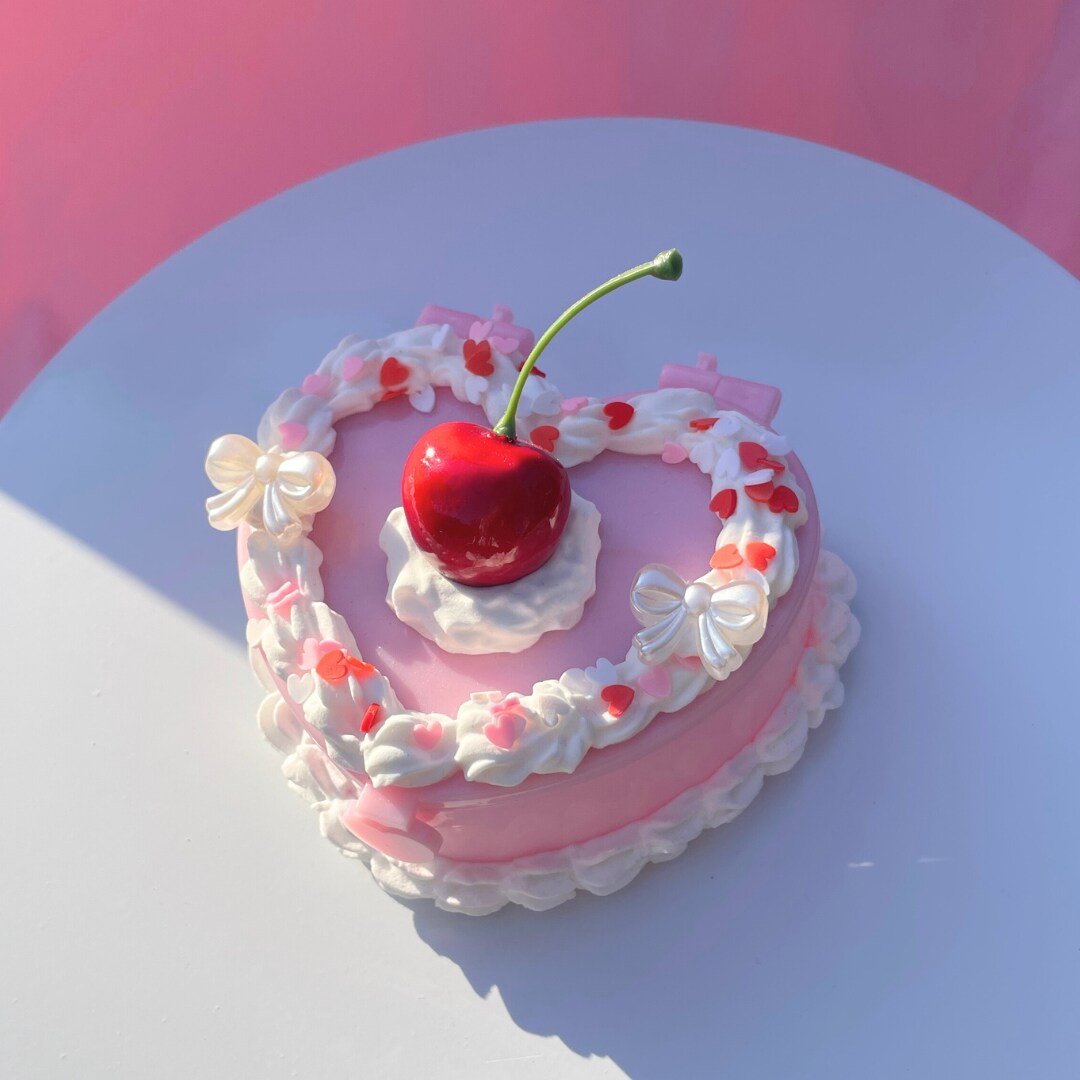 Strawberry Confetti Heart Decor Box With Mirror - Vintage Decor