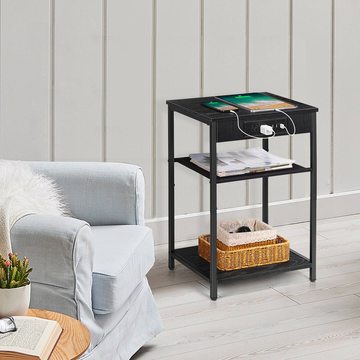 Set of 2 Nightstand with Charging Station