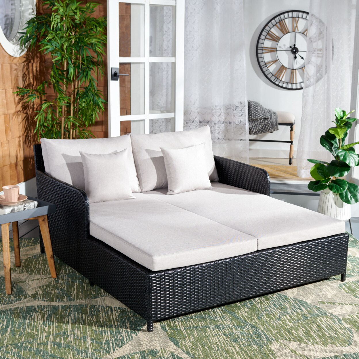 Safavieh   Outdoor Collection Cadeo Daybed Black / Light Grey