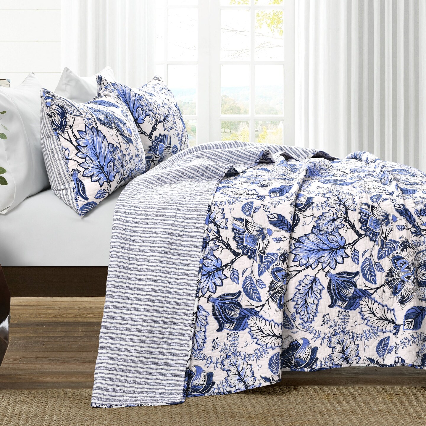 Cynthia Jacobean 3 Piece Quilt Set