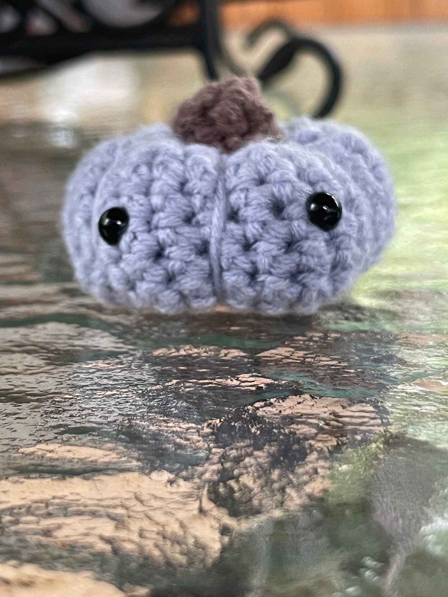 How-To name is Crocheting miniature pumpkin amigurumi