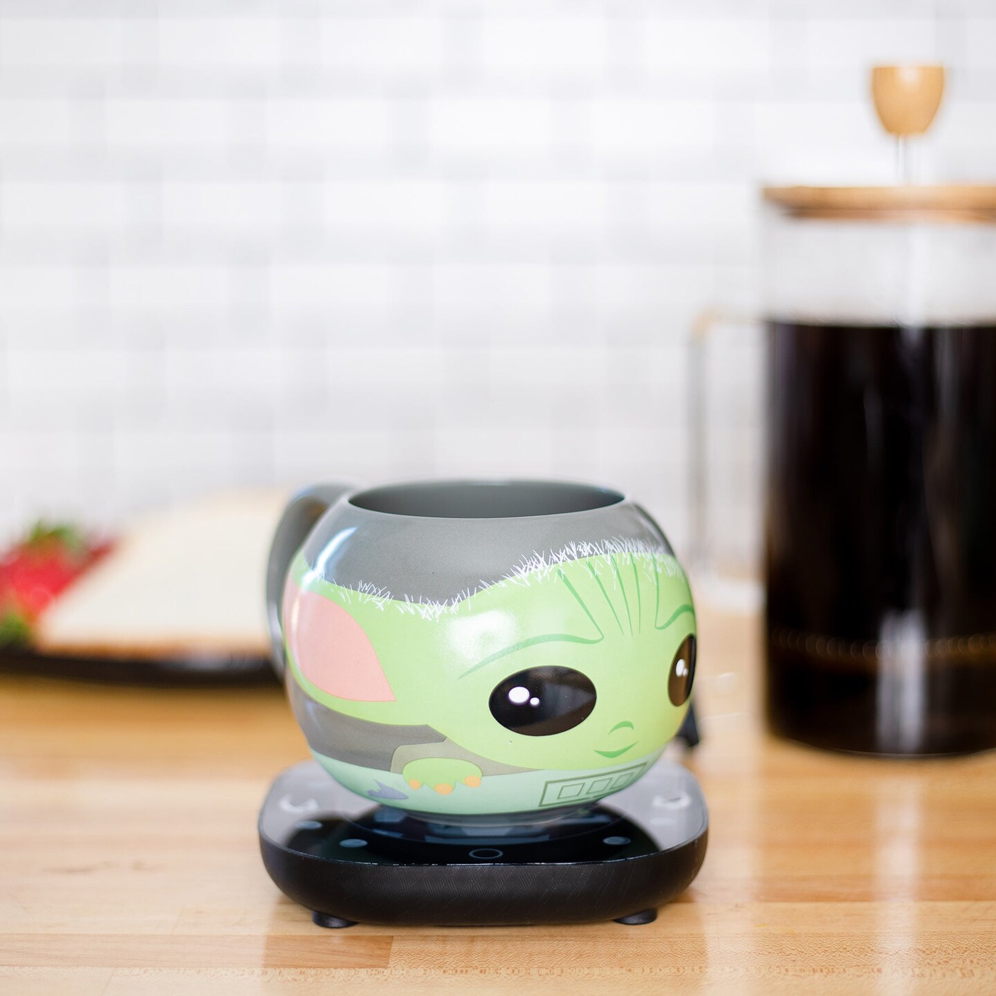 Uncanny Brands Star Wars Mandalorian Grogu Mug Warmer with Molded Mug